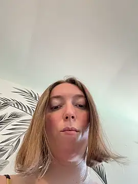 Daisy Michto Officiel online show from 05-28-26, 10:22