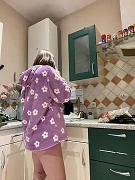 Daisy Michto Officiel online show from 01-24-25, 03:13