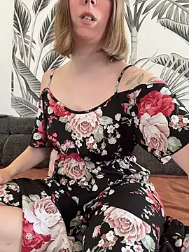 Daisy Michto Officiel online show from 05-22-26, 01:09