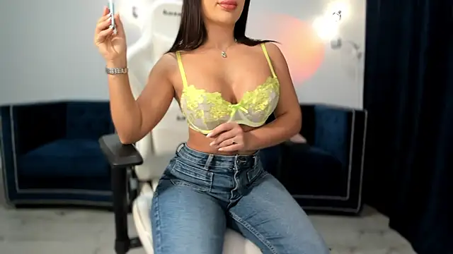 Snapshot of _missperfection_ chatting on 05-08-26, 01:42 missperfection online show from 05-08-26, 01:42