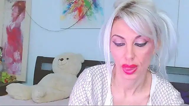 HoneyLara online show from 01-09-26, 09:44