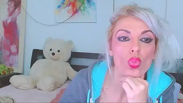 HoneyLara online show from 03-05-26, 09:22