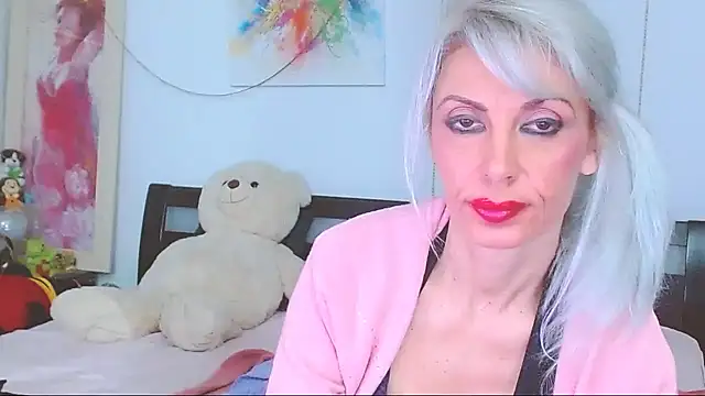 HoneyLara online show from 12-19-25, 06:54