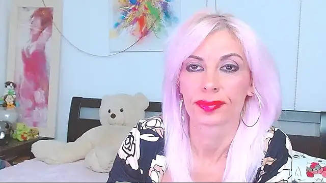 HoneyLara online show from 10-13-25, 04:19