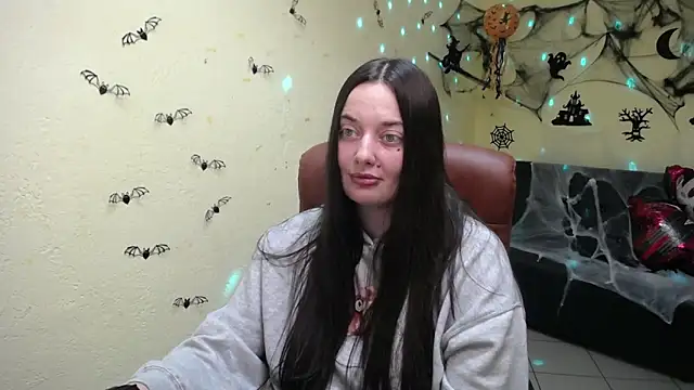 Snapshot of MilanaPrice chatting on 10-19-25, 05:26 MilanaPrice online show from 10-19-25, 05:26