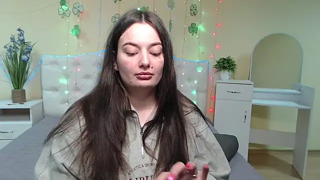 Snapshot of MilanaPrice chatting on 03-20-25, 12:43 MilanaPrice online show from 03-20-25, 12:43