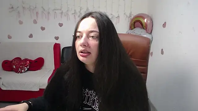 Snapshot of MilanaPrice chatting on 10-12-25, 05:31 MilanaPrice online show from 10-12-25, 05:31