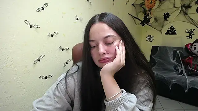 Snapshot of MilanaPrice chatting on 10-15-25, 05:21 MilanaPrice online show from 10-15-25, 05:21