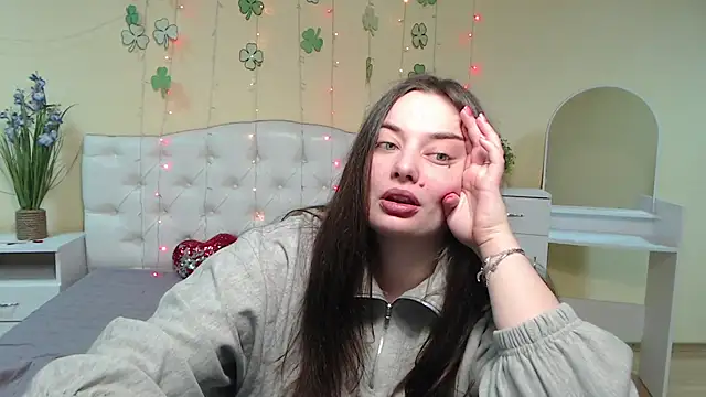 Snapshot of MilanaPrice chatting on 03-20-25, 06:30 MilanaPrice online show from 03-20-25, 06:30