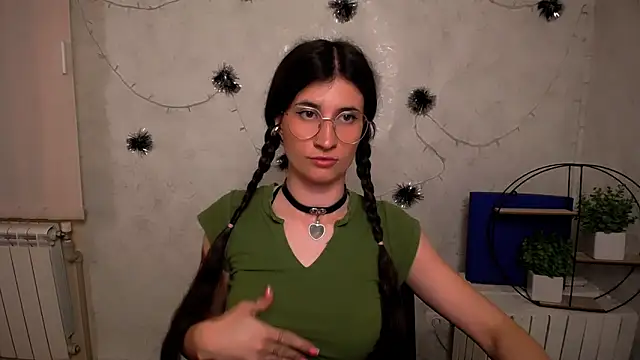 Snapshot of MaryEm976 chatting on 05-09-26, 06:06 MaryEm976 online show from 05-09-26, 06:06
