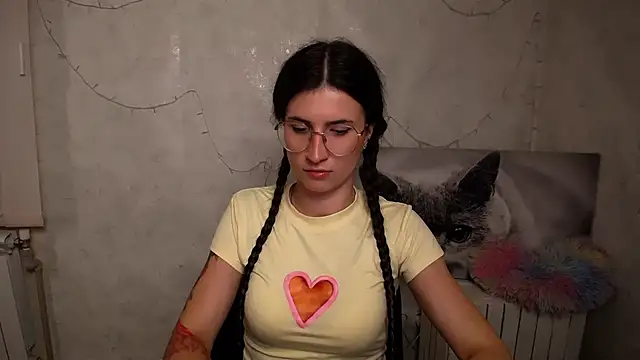 Snapshot of MaryEm976 chatting on 05-26-26, 07:39 MaryEm976 online show from 05-26-26, 07:39