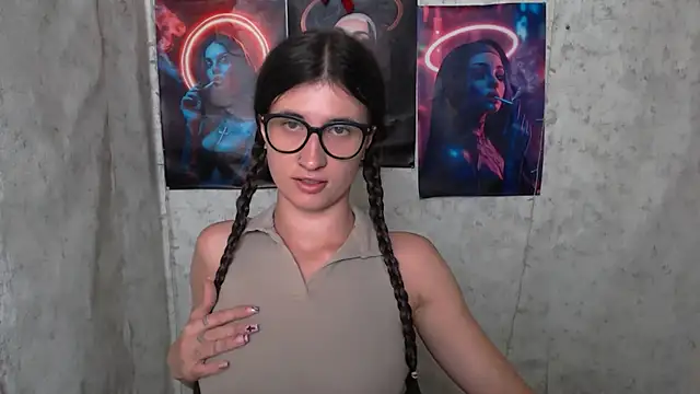 Snapshot of MaryEm976 chatting on 07-04-26, 07:37 MaryEm976 online show from 07-04-26, 07:37