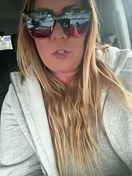 Snapshot of JESS_LOVES chatting on 02-01-25, 12:51 JESS LOVES online show from 02-01-25, 12:51