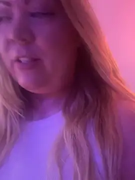 JESS LOVES online show from 11-23-25, 06:29