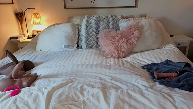 JESS LOVES online show from 07-10-26, 06:19