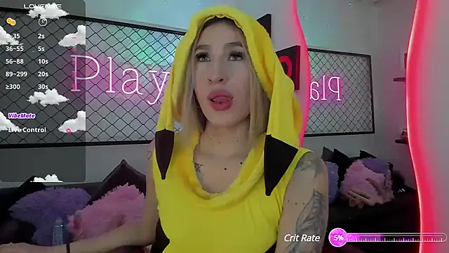 Snapshot of Atenea_Klett_ chatting on 03-12-25, 01:40 Atenea Klett online show from 03-12-25, 01:40