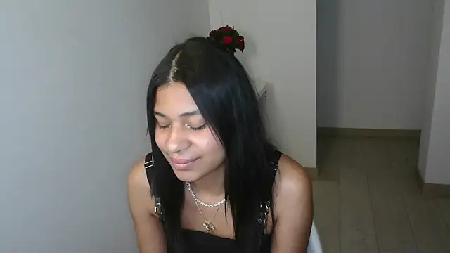 Snapshot of dark_enchantress_ chatting on 02-22-25, 01:22 dark enchantress online show from 02-22-25, 01:22