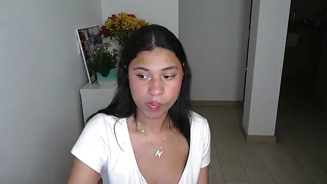 Snapshot of dark_enchantress_ chatting on 01-17-25, 03:34 dark enchantress online show from 01-17-25, 03:34