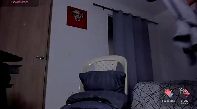 Snapshot of Cloudy_pigDude chatting on 03-18-25, 04:29 Cloudy pigDude online show from 03-18-25, 04:29