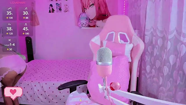 Snapshot of mia_kawaii05 chatting on 03-17-25, 11:57 mia kawaii05 online show from 03-17-25, 11:57