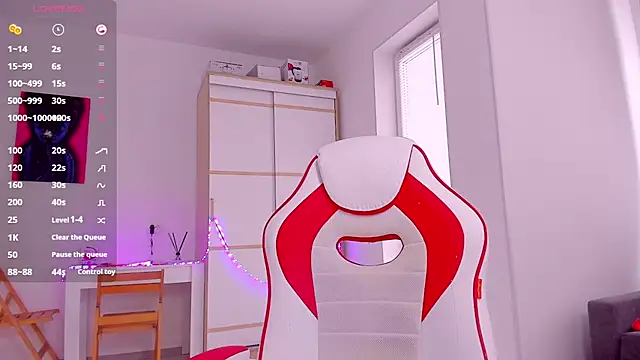 HotCarolineXO online show from 02-22-25, 10:29