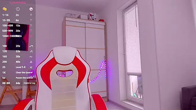 HotCarolineXO online show from 02-27-25, 12:56