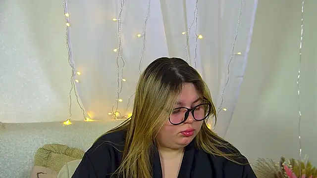 LillianKim online show from 03-25-26, 06:29