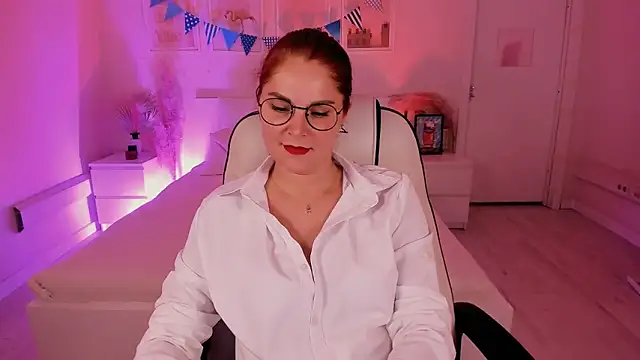 Ellis Foxy online show from 10-14-25, 03:56