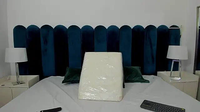 marianaaguii online show from 11-16-25, 01:27