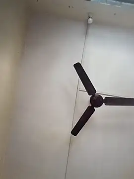 sushilbhosale667 online show from 09-18-25, 04:26