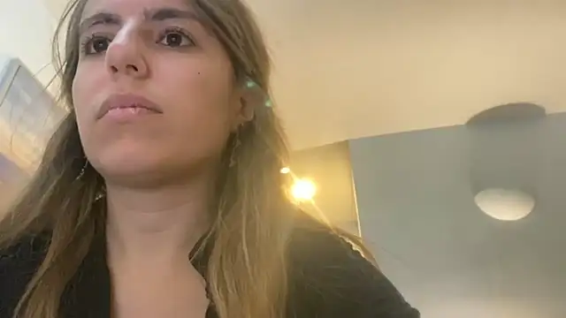 Mollyy998 online show from 11-04-25, 06:33