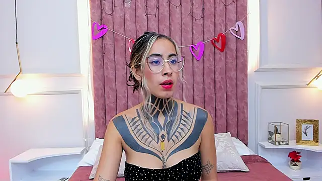 NicoleBlum online show from 02-12-25, 05:48