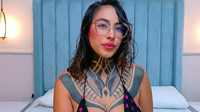 Snapshot of NicoleBlum chatting on 06-02-26, 07:47 NicoleBlum online show from 06-02-26, 07:47