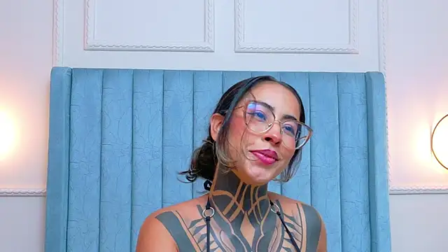 Snapshot of NicoleBlum chatting on 06-16-26, 07:47 NicoleBlum online show from 06-16-26, 07:47
