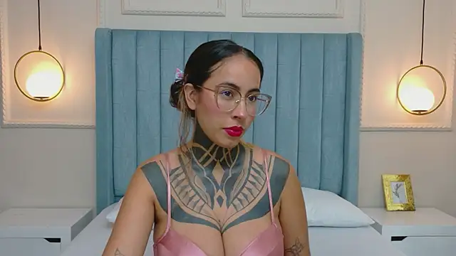 NicoleBlum online show from 04-15-26, 07:58