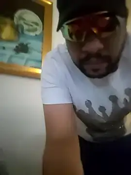 Snapshot of eljefe1119 chatting on 02-12-25, 07:45 eljefe1119 online show from 02-12-25, 07:45