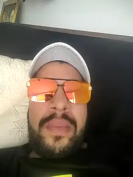 Snapshot of eljefe1119 chatting on 10-24-25, 05:56 eljefe1119 online show from 10-24-25, 05:56