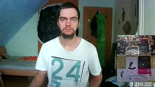 Chris23547 online show from 06-12-26, 07:50