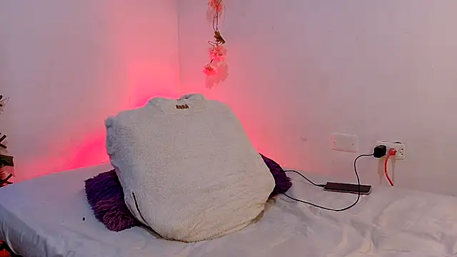 -Camila  online show from 04-17-26, 02:03