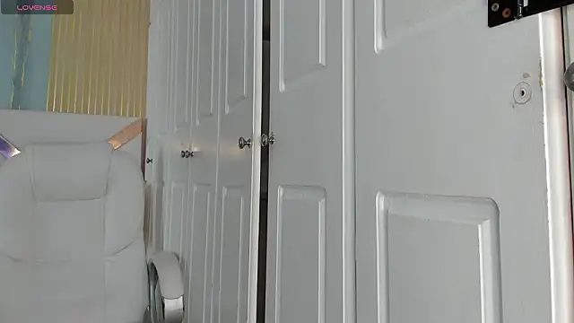 Snapshot of KendalStallyon chatting on 02-15-26, 09:47 KendalStallyon online show from 02-15-26, 09:47