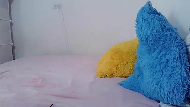Snapshot of sweetnia chatting on 09-15-25, 02:28 sweetnia online show from 09-15-25, 02:28