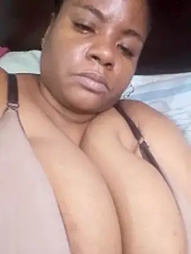 Snapshot of bigtitssxx chatting on 05-20-26, 04:59 bigtitssxx online show from 05-20-26, 04:59