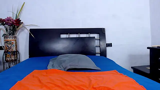 AikoTailor online show from 10-29-25, 10:03