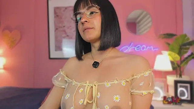 SoySaraa online show from 04-15-26, 06:08