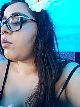 Snapshot of AriaRussell chatting on 10-31-25, 02:02 AriaRussell online show from 10-31-25, 02:02