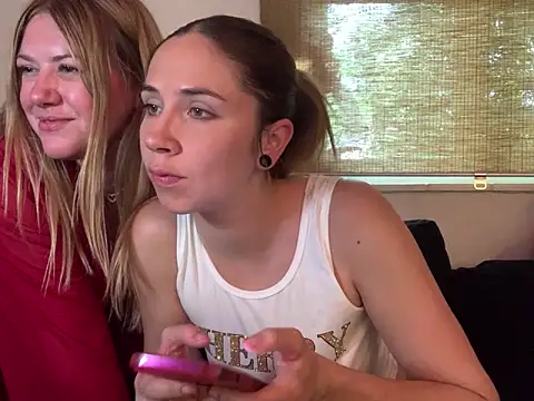 autumnsbedroom online show from 02-28-26, 08:08