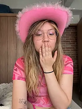 Snapshot of Darling_XXX chatting on 03-02-26, 06:04 Darling XXX online show from 03-02-26, 06:04