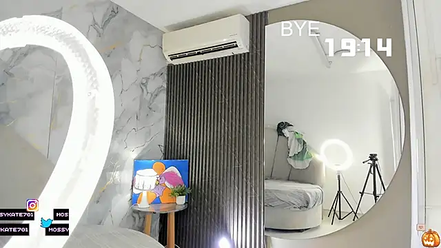 Katemoss70 online show from 10-19-25, 12:30