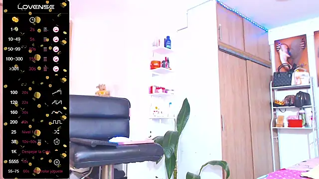 Snapshot of Hotgiirl_1 chatting on 06-03-26, 11:11 Hotgiirl 1 online show from 06-03-26, 11:11