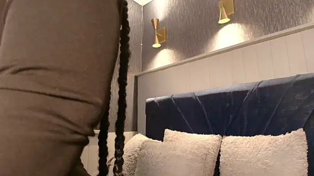 EmilyQueen3x online show from 03-10-26, 12:20